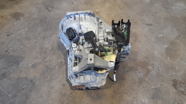 4M5R7002YA Ford