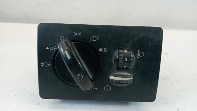 4M5T13A024CA Interruptor de luces en el tablero  en stock Sabadell