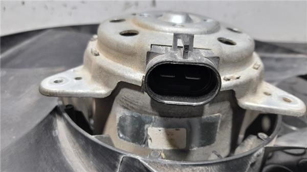 4T168C607KC FORD Difusor del radiador de refrigeración con motor y hélice  disponible Vigo