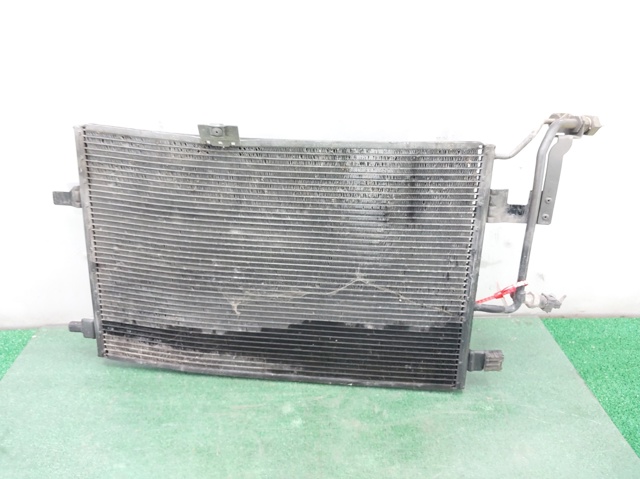 4Z7260403C Condensador de aire acondicionado  disponible Utrera