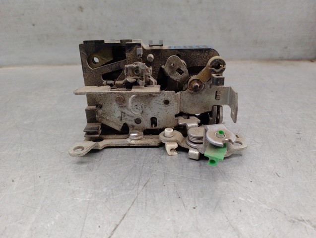 500314256 IVECO Cerradura de puerta delantera derecha  comprar en Oviedo