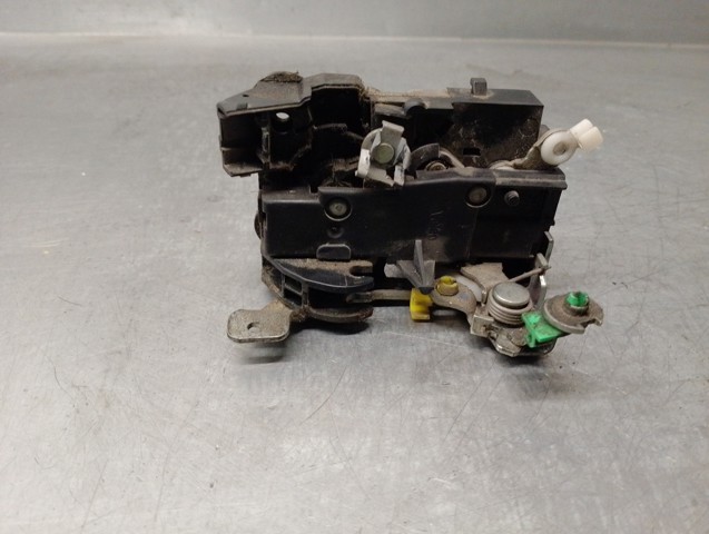 IVECO 500314256 Cerradura de puerta delantera derecha  en stock Terrassa