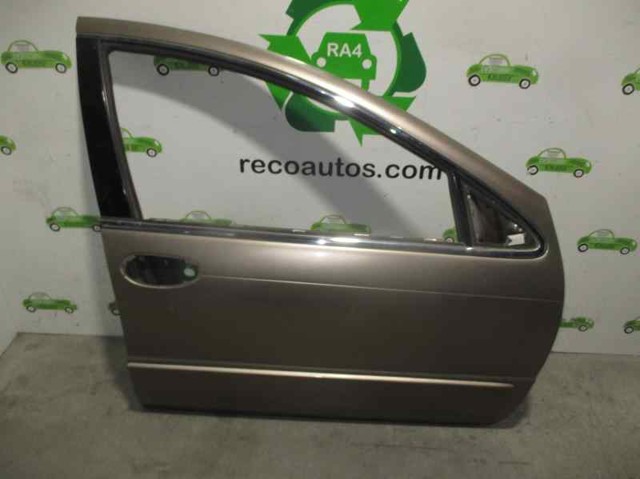 Puerta delantera derecha 5003226AD Chrysler