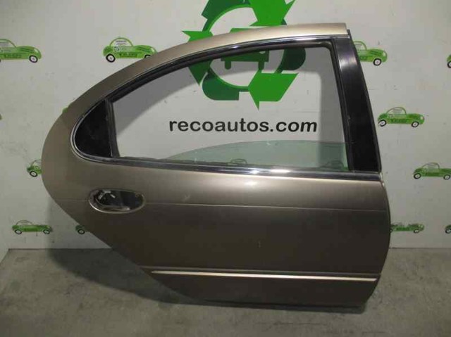 Puerta trasera derecha 5003236AD Chrysler