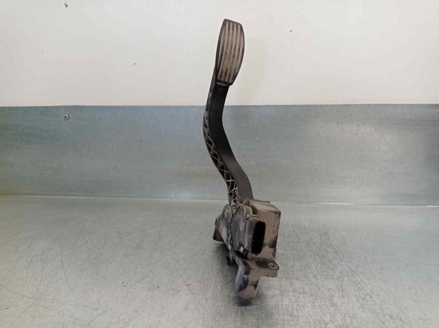 504061734 Pedal del acelerador  en stock Castellón