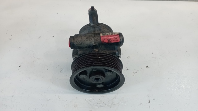 504238603 IVECO Bomba de dirección asistida  disponible Ourense
