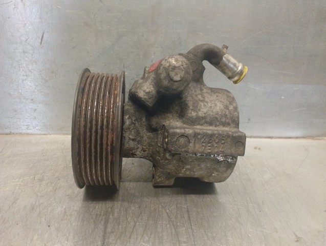IVECO 504238603 Bomba de dirección asistida  disponible España