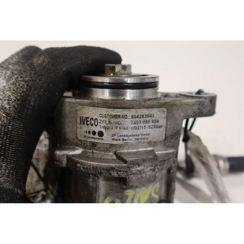 IVECO 504243641 Bomba de dirección  en stock Salamanca