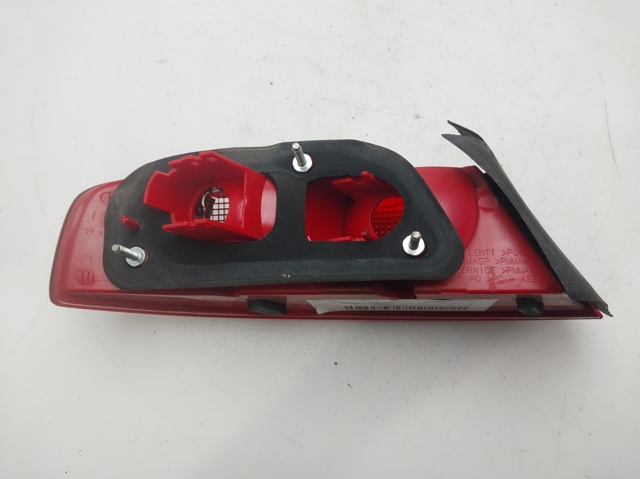 FIAT 50504818 Piloto trasero exterior derecho  disponible Valladolid