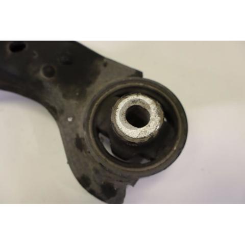 50513444 Brazo inferior izquierdo de la suspensión delantera  disponible Málaga