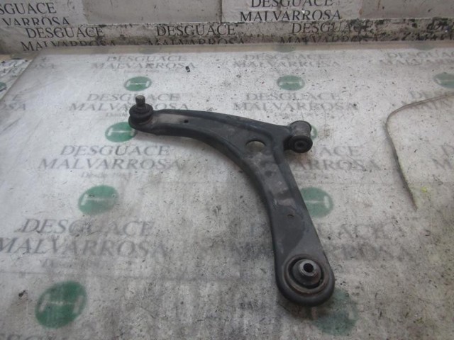 Brazo inferior izquierdo de la suspensión delantera 5105041AB CHRYSLER