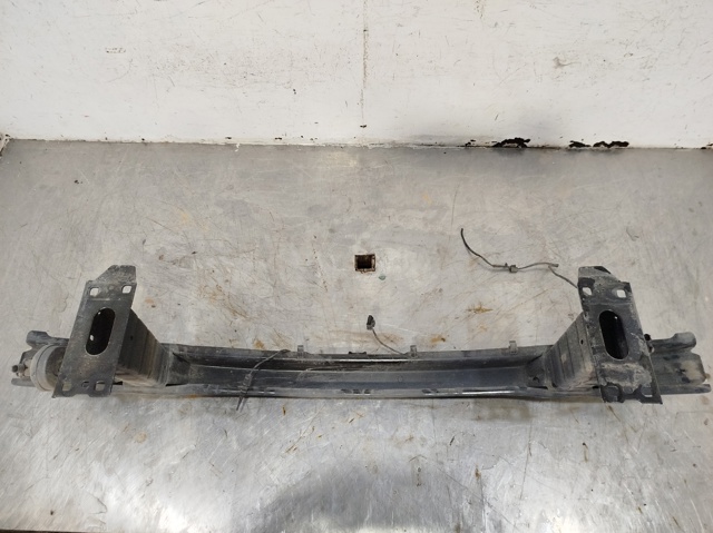 BMW 51117146645 Refuerzo de parachoques delantero  disponible Valladolid