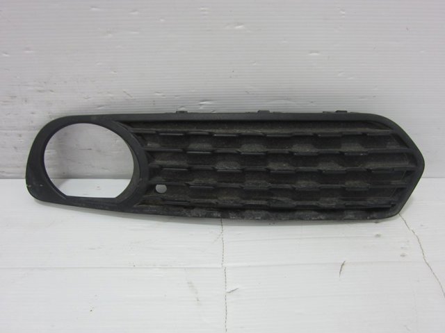 Rejilla de antinieblas delantera izquierda 51117245869 BMW