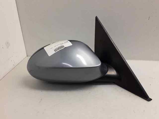 BMW 51167189850 Carcasa interior del espejo retrovisor derecho  en stock Terrassa