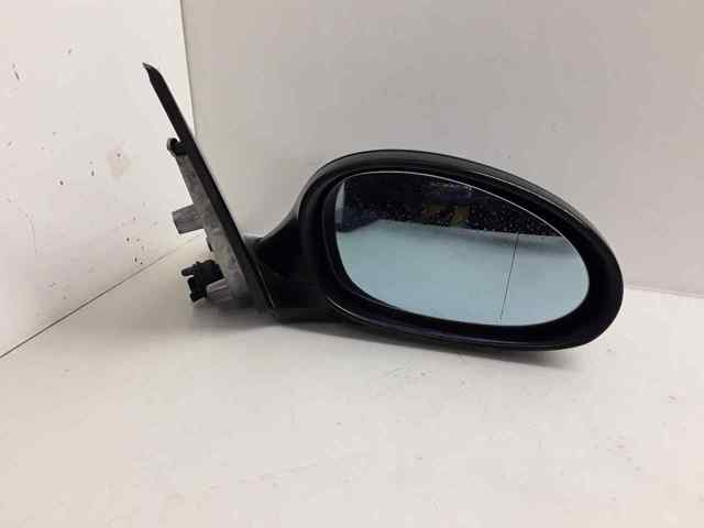 BMW 51167189850 Carcasa interior del espejo retrovisor derecho  en stock Terrassa