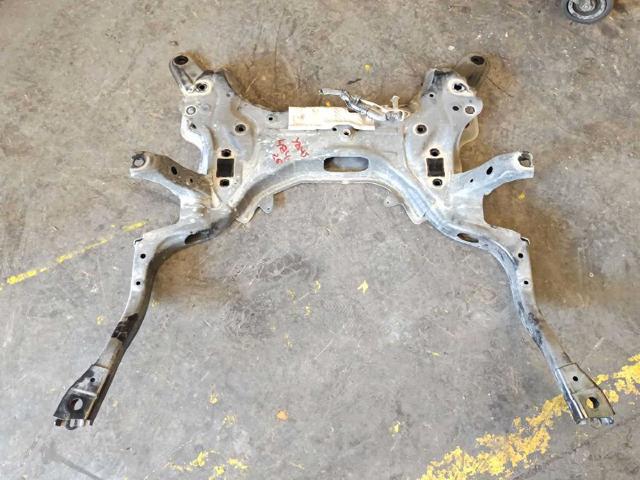 Comprar Subchasis delantero soporte motor Toyota Yaris  P21 a bajo precio