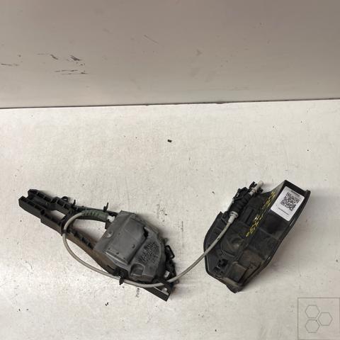 51217242568 Soporte de manija exterior de puerta delantera derecha  en stock Sabadell
