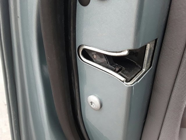 Cerradura de puerta delantera izquierda 51218122417 BMW