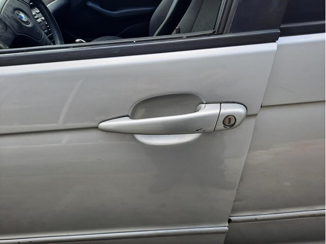Tirador de puerta exterior delantero izquierda 51218216125 BMW