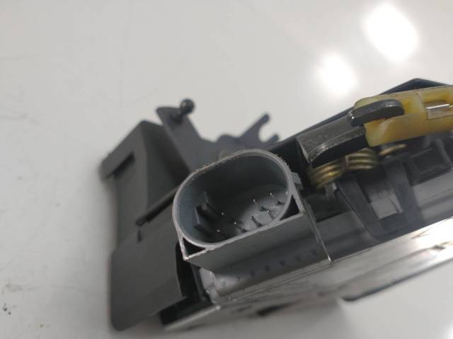 51218402540 BMW Cerradura de puerta delantera derecha  disponible Ourense
