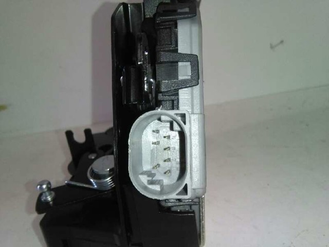 51218402540 BMW Cerradura de puerta delantera derecha  en stock Córdoba