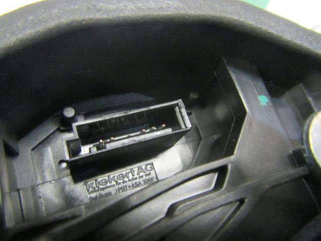 51227202148 BMW Cerradura de la puerta trasera derecha  en stock Huelva