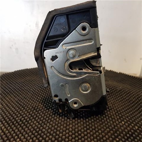51228125671 BMW Cerradura de puerta trasera izquierda  en stock Huelva