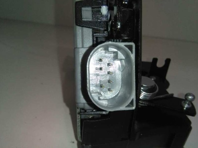 BMW 51228402601 Cerradura de puerta trasera izquierda  disponible España