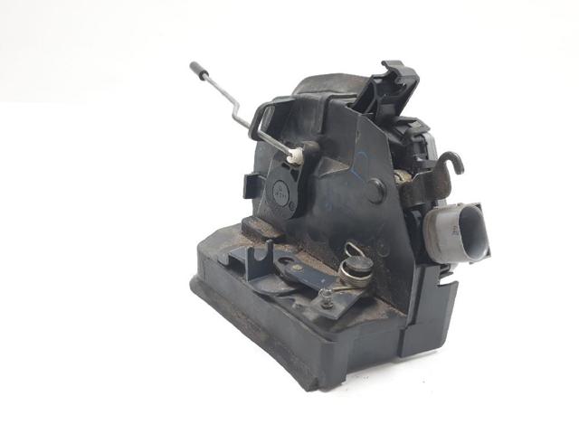 51228402602 BMW Cerradura de la puerta trasera derecha  en stock Córdoba