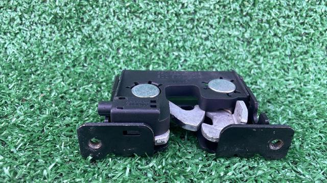 BMW 51237008755 Cerradura de capó comprar Pamplona