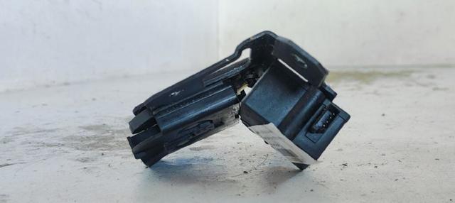 BMW 51247057364 Cerradura de maletero  en stock Salamanca