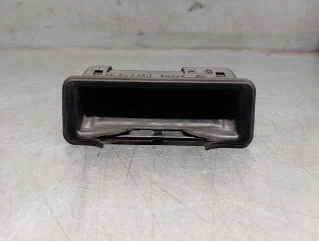 51247118158 Tirador de puerta de maletero exterior  en stock Granada