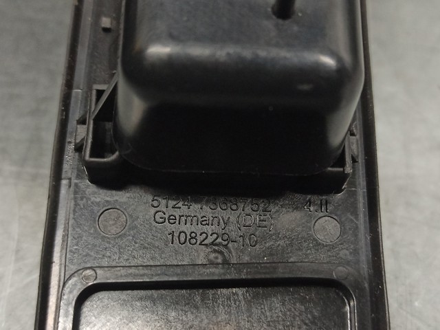 51247368752 BMW Tirador de puerta de maletero exterior  en stock Gandía