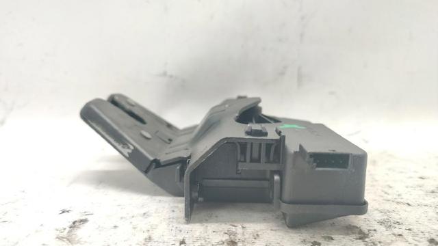 51247840617 Cerradura de tapa de maletero  comprar en Zaragoza
