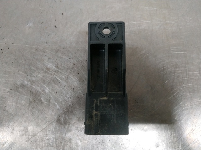 Relé de bujía de precalentamiento Peugeot 406 8B