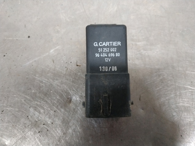 Relé de bujía de precalentamiento Peugeot 406 8B