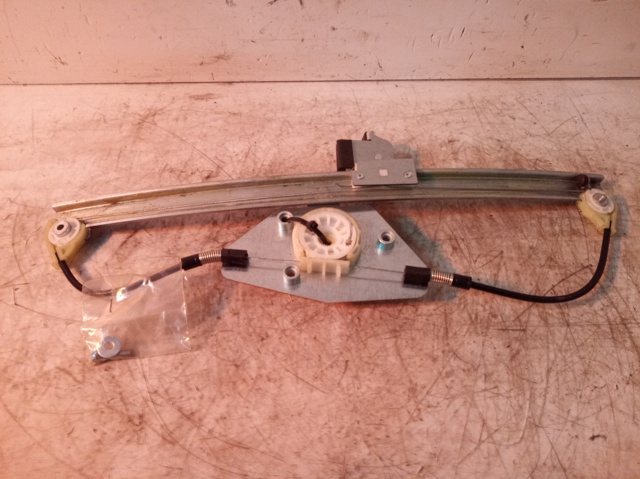 BMW 51357184745 Mecanismo de elevalunas de la puerta trasera izquierda  en stock Terrassa