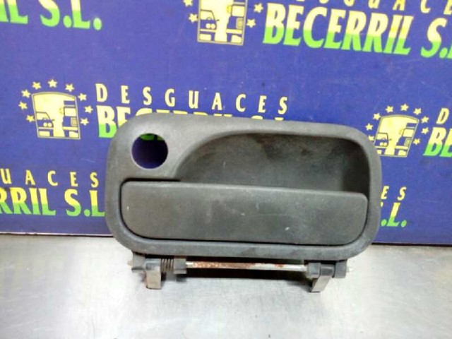 Tirador de puerta exterior delantero izquierda 5138035 Opel