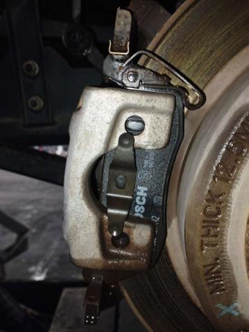 Pinza de freno trasera izquierda 5143703AB CHRYSLER