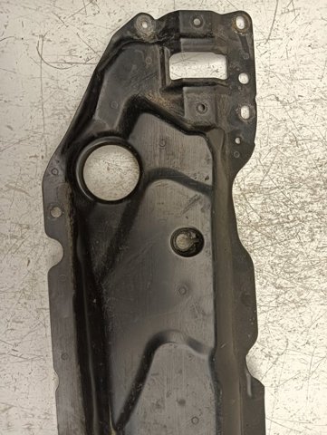 51647033741 Soporte superior del radiador (panel de montaje de faros)  disponible Utrera