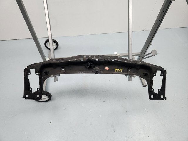 Soporte de radiador superior (panel de montaje para foco) 51647245786 BMW