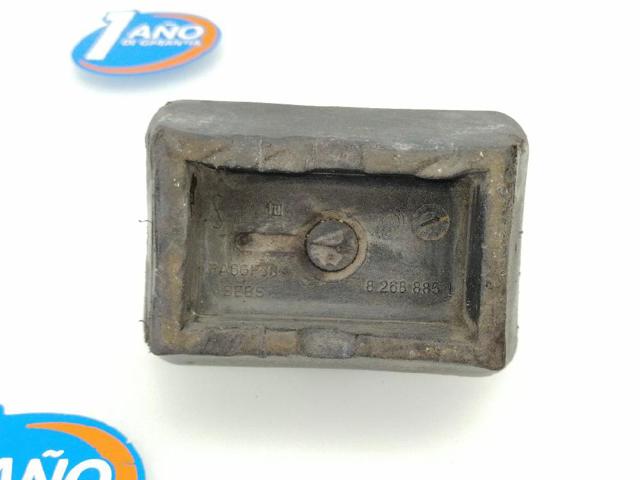 Cojín inferior del gato 51718268885 BMW