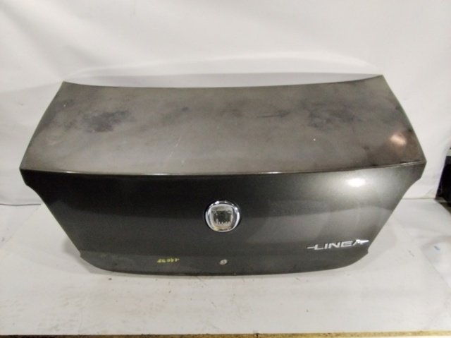 Tapa maletero Fiat Linea  (323)