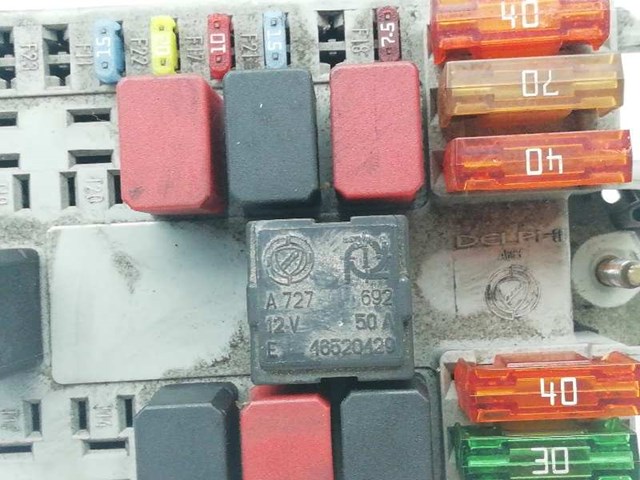 51763771 FIAT Caja de fusibles  comprar en Jaén