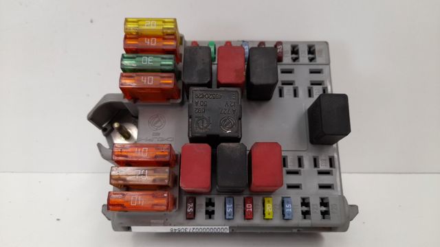 51763771 Caja de fusibles  comprar en Reus