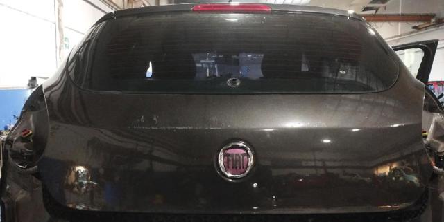 Comprar Puerta trasera del maletero (portón trasero) Fiat Bravo II 198 a bajo precio
