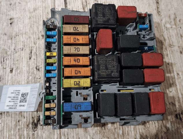 51781452 Caja de fusibles  comprar en Pontevedra
