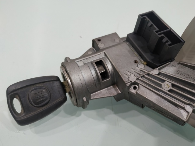 51813197 FIAT Cerradura de encendido  comprar en Lleida