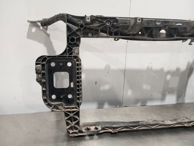 51818308 Soporte de radiador  en stock Castellón