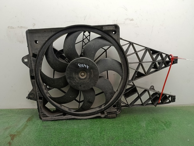 FIAT 51821155 Difusor del radiador de refrigeración con motor y hélice  disponible Valladolid